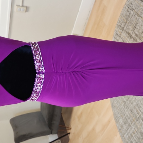 NWT Size 4 raspberry tone prom/pageant/evening gown by Faviana - Picture 9 of 11